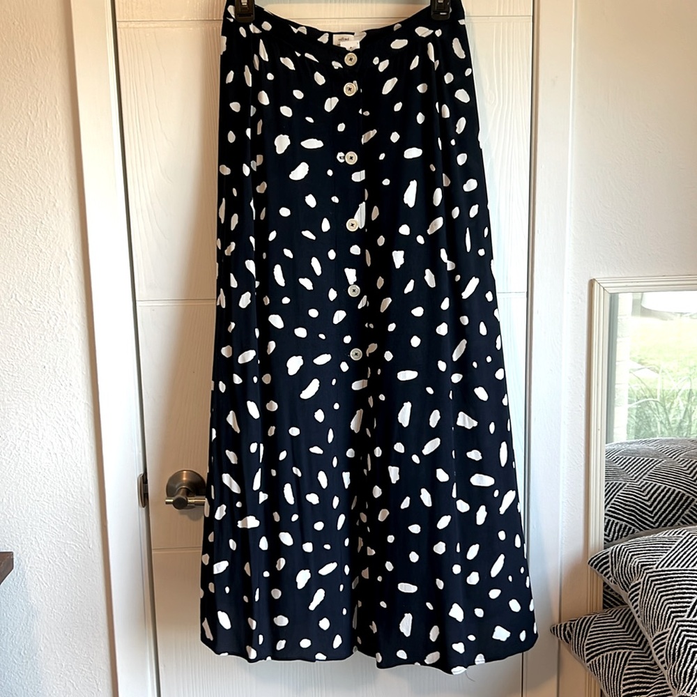 NWT Wilfred (Aritzia) high waisted maxi skirt